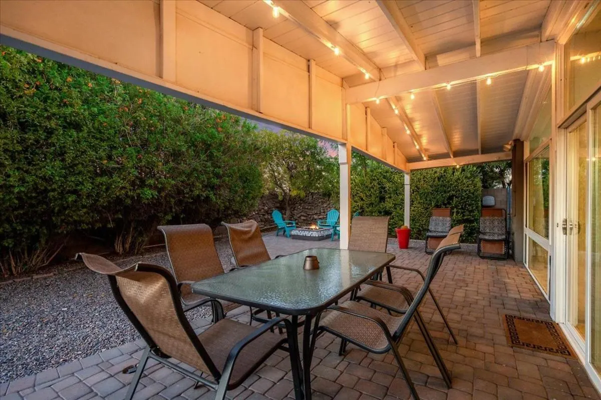 Сasa de vacaciones Basketball Court & Heated Pool, 1 Mi To Old Town! Scottsdale